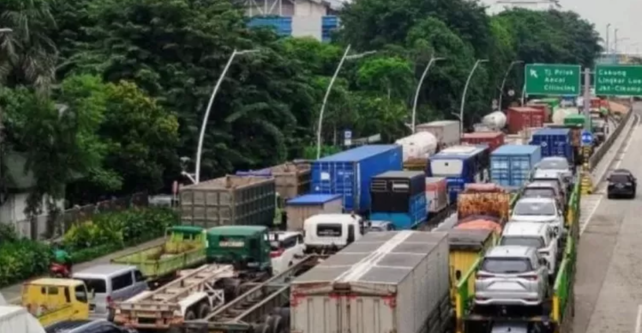 Pelindo Bantu Atasi Macet dengan Bebaskan Biaya Masuk untuk Truk!